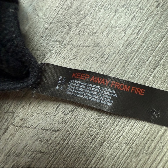 Urban Outfitters Halter Crop Top Ribbed Black Stretch XS Small - Picture 9 of 10